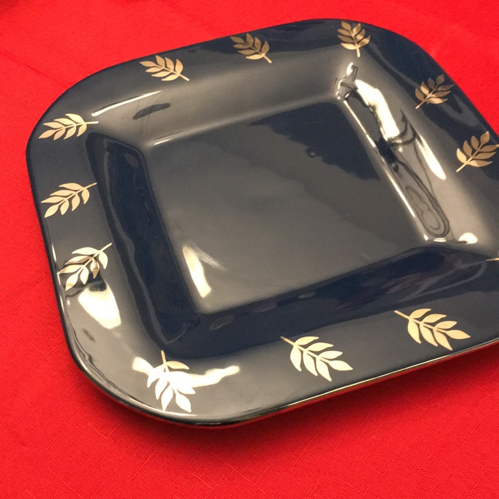Bath and Bodyworks 1999 plate